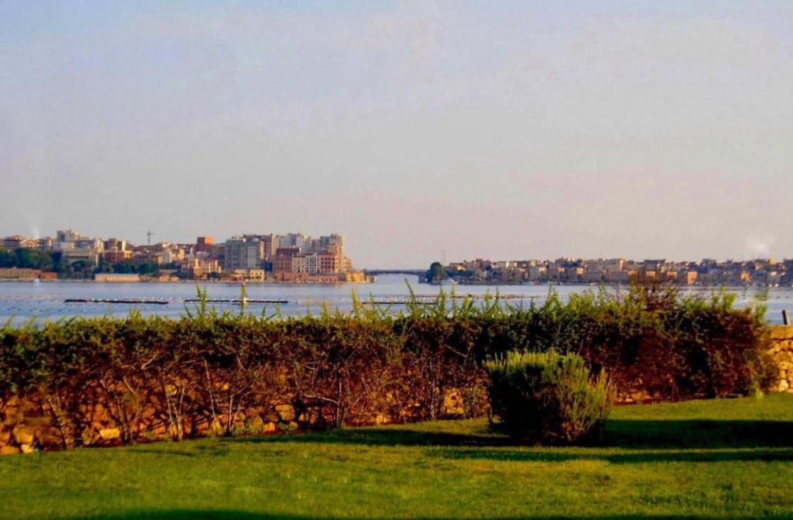 Hotel Saraceno Al Faro Taranto Exterior photo