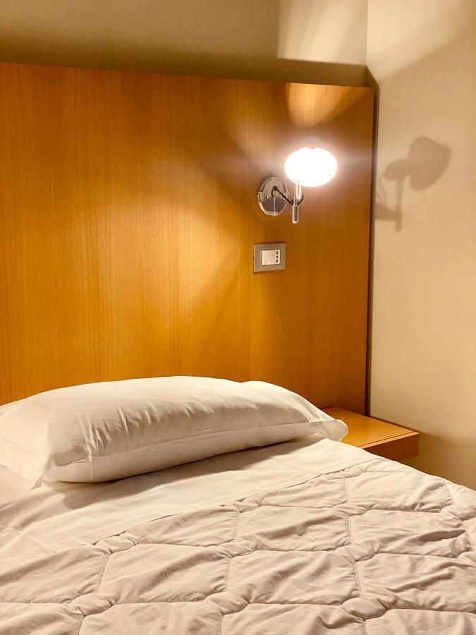 Hotel Saraceno Al Faro Taranto Exterior photo