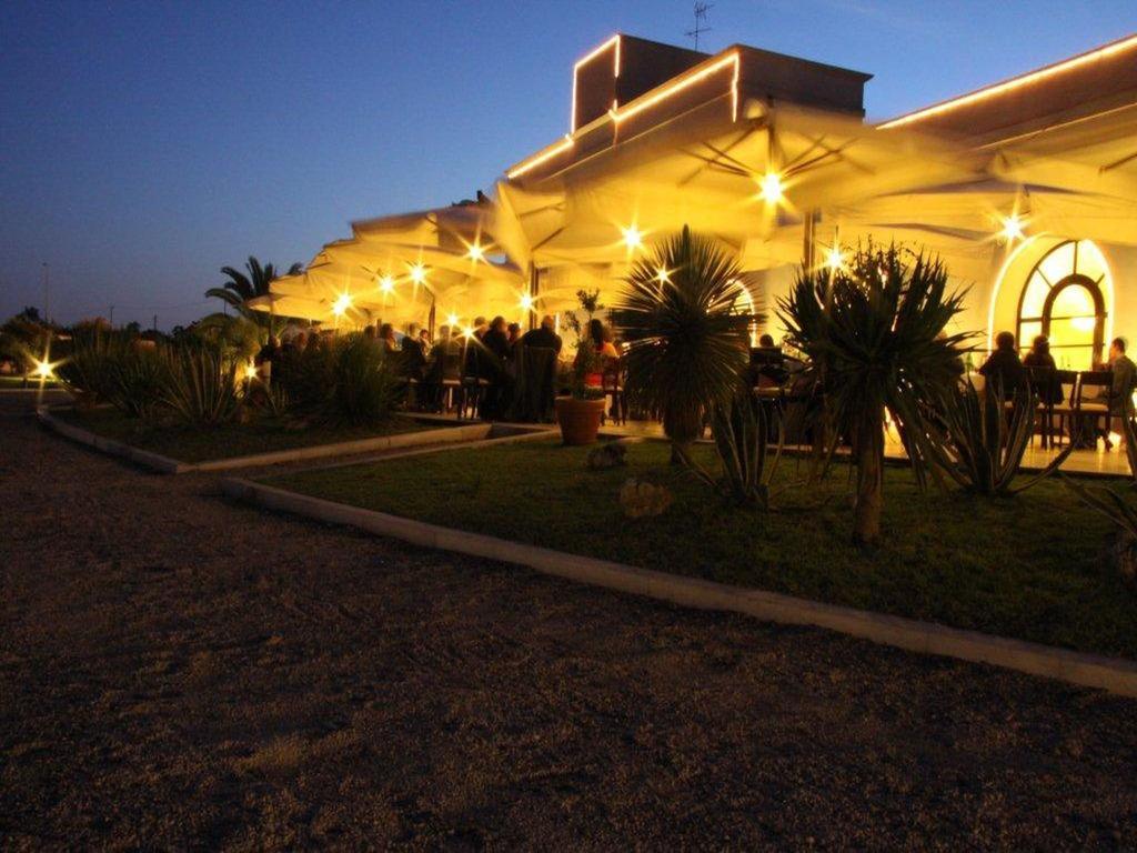 Hotel Saraceno Al Faro Taranto Exterior photo