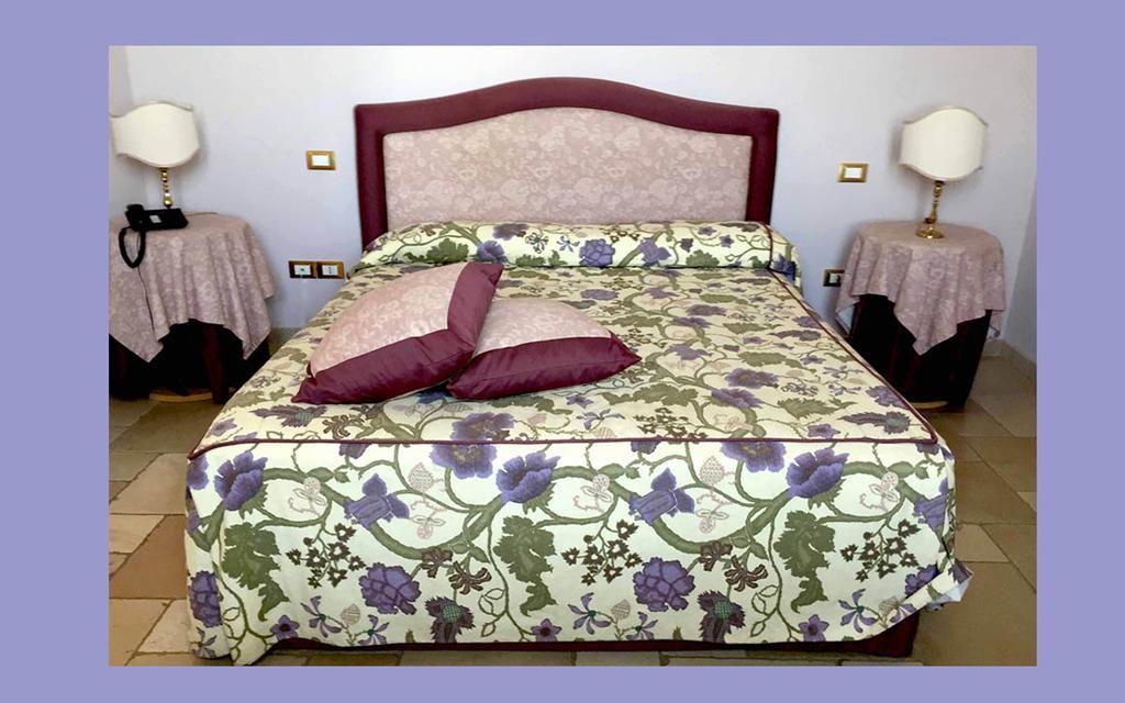 Hotel Saraceno Al Faro Taranto Exterior photo